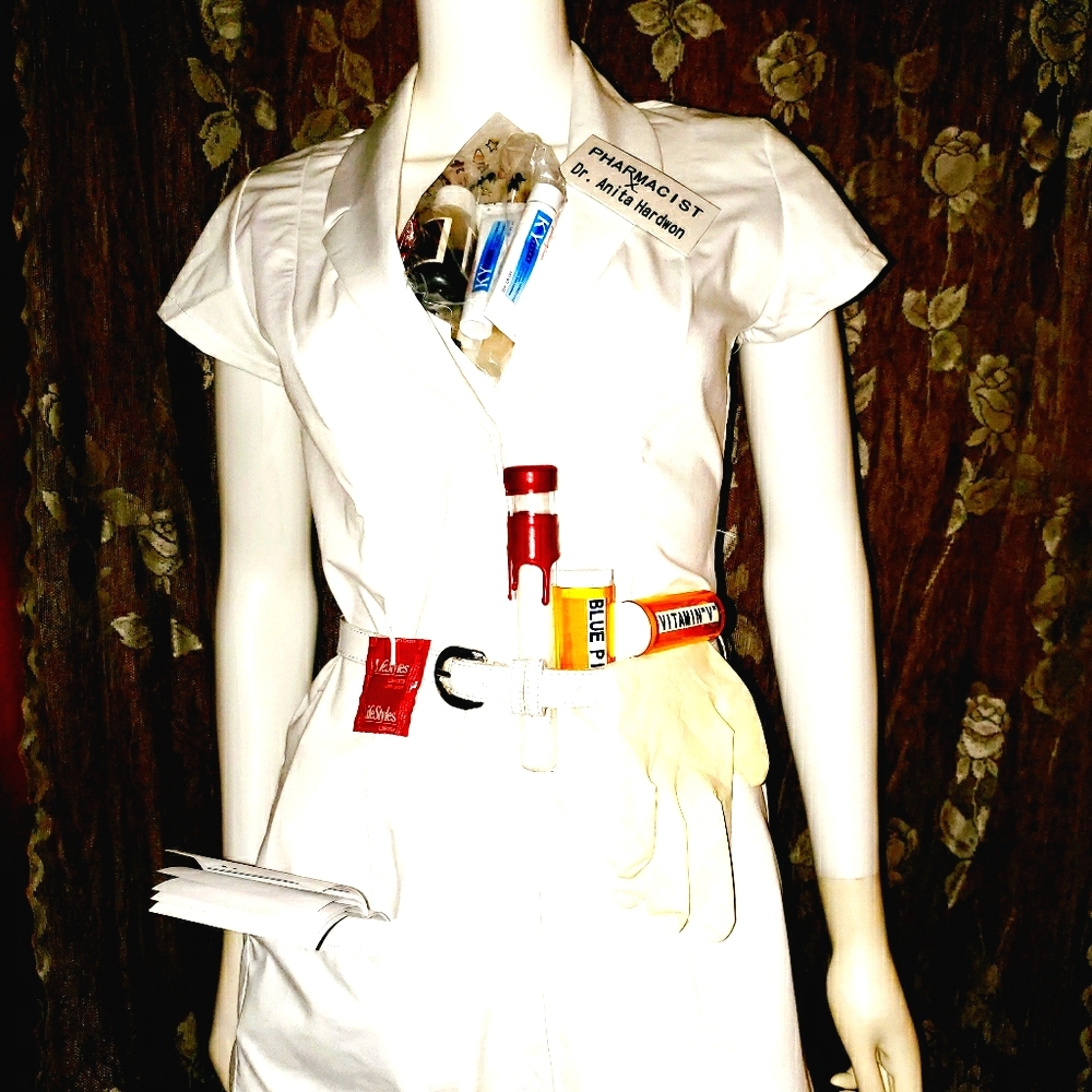 Unbelievably SEXy Pharmacist/Nurse outfit - Picture 1 of 8